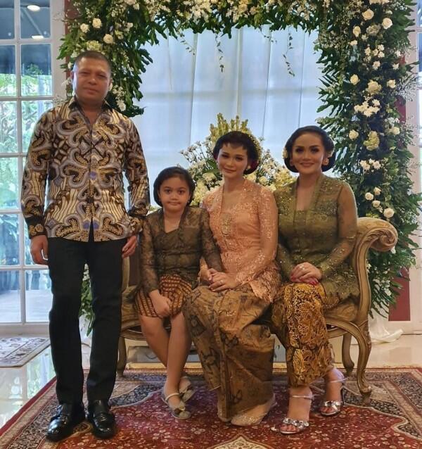 9 Potret Mesra KD dan Raul Lemos di Acara Pengajian Pernikahan Adik