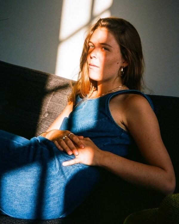 8 Fakta Menarik Tentang Maggie Rogers, Penyanyi Bersuara Breezy
