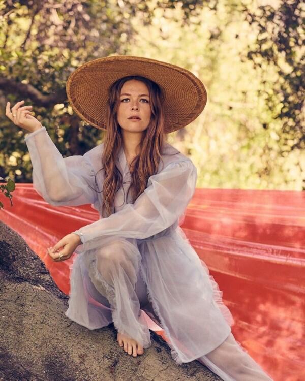 8 Fakta Menarik Tentang Maggie Rogers, Penyanyi Bersuara Breezy