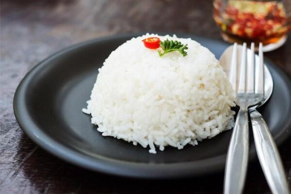 5 Kerugian Mengonsumsi Nasi Putih, Makanan Pokok Kita Sehari-hari