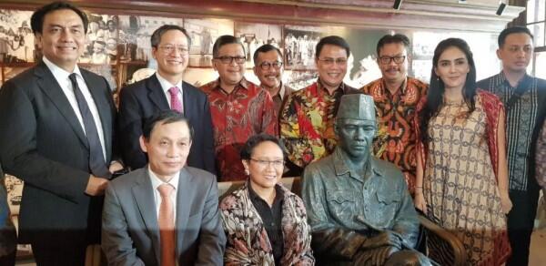 Kisah Ho Chi Minh, Tak Pakai Sepatu Saat Bertemu Sukarno