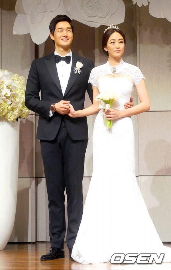 10 Potret Yoo Ji Tae & Istri, Romantis Banget 13 Tahun Bersama