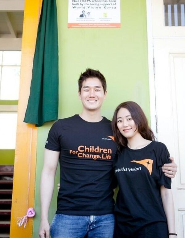 10 Potret Yoo Ji Tae & Istri, Romantis Banget 13 Tahun Bersama