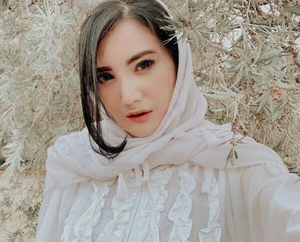 Sudah Berusia 37 Tahun, 10 Potret Kiki Amalia yang Masih Tampak Muda!