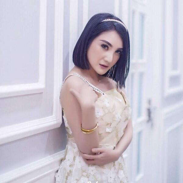 Sudah Berusia 37 Tahun, 10 Potret Kiki Amalia yang Masih Tampak Muda!