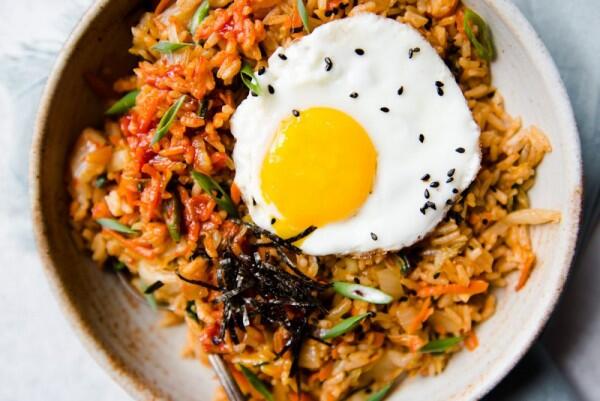 5 Olahan Lezat yang Cocok Disantap dengan Tambahan Kimchi, Enak!