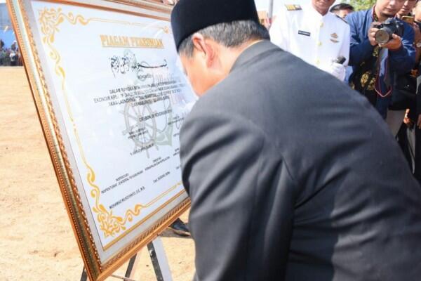 Jadikan Taruna Entrepreneur, Wagub Jabar Resmikan Maritime Love Coffee