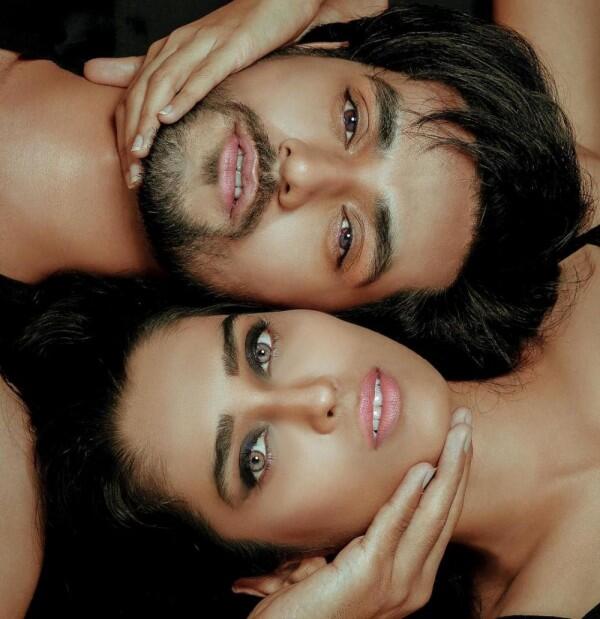 10 Potret Mesra Shakti Arora dan Sang Istri yang Bikin Bfdiaper
