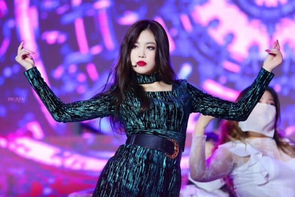9 Potret Soo Jin, Member (G)I-DLE yang Stage Presence-nya Keren Parah!