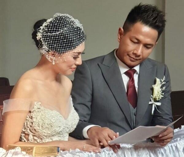 Lepas Status Duda, 10 Momen Bahagia dan Haru Pernikahan Delon - Aida