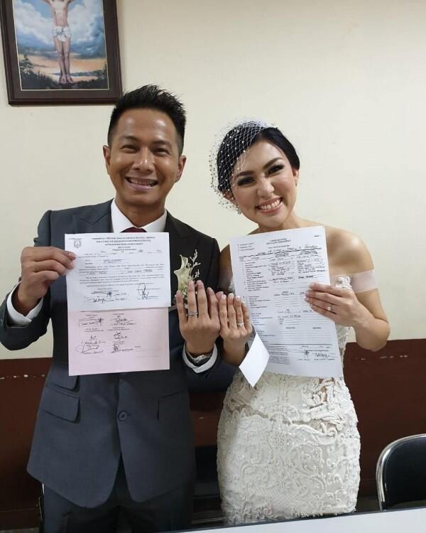 Lepas Status Duda, 10 Momen Bahagia dan Haru Pernikahan Delon - Aida