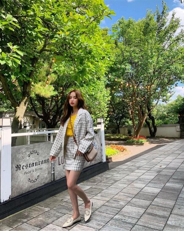 10 Padu Padan Mini Skirt ala Jung Yuna Jika Ingin Tampil Feminin