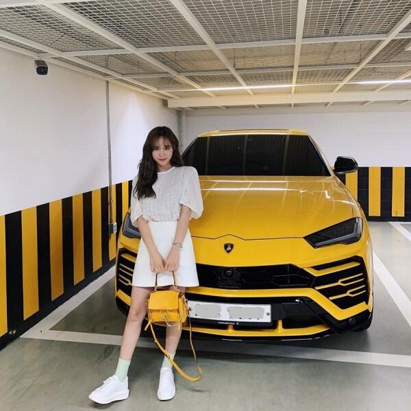 10 Padu Padan Mini Skirt ala Jung Yuna Jika Ingin Tampil Feminin