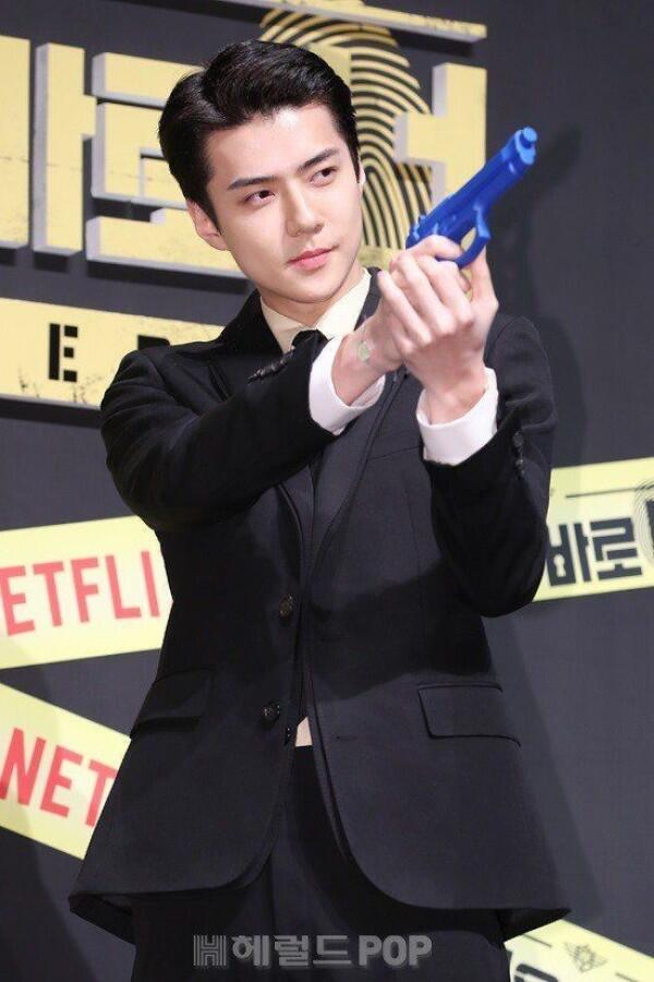 Premiere "Busted!" Season 2, Ini 10 Potret Sehun EXO yang Gagah Abis