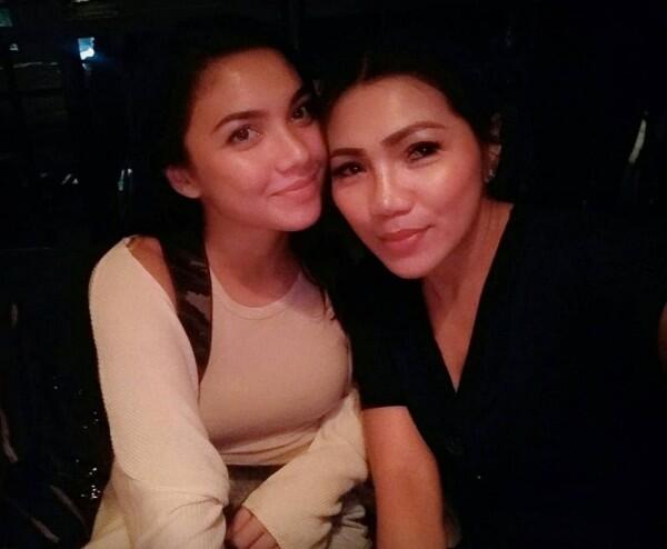 Akrab Banget! Ini 10 Potret Hangat Kebersamaan Angela Gilsha dan Mama