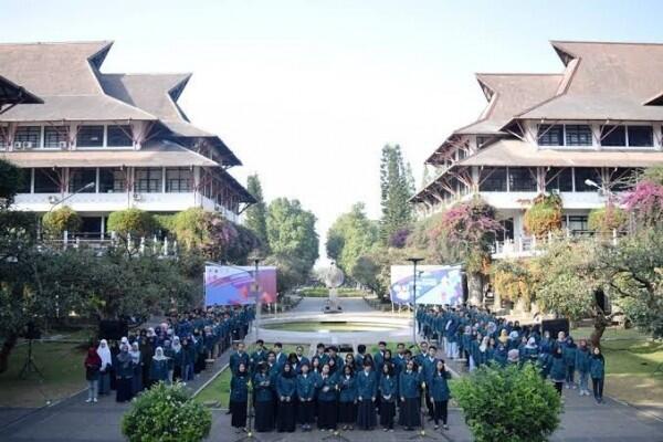 Ini Rekam Jejak Reini Wirahadikusumah, Rektor Perempuan Pertama di ITB