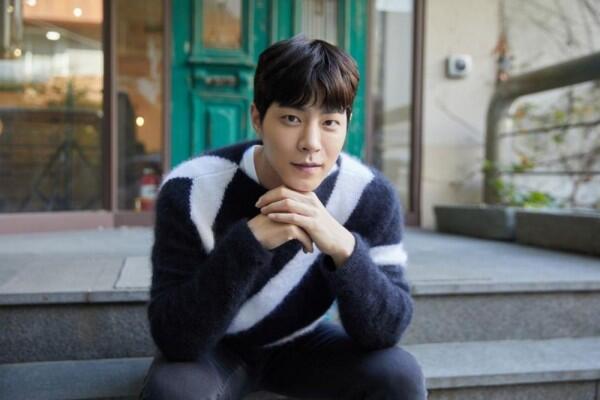 Siap Wajib Militer, 10 Transformasi Aktor Hong Jong Hyun Sejak Kecil