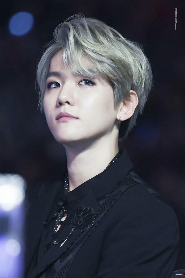 11 Pesona Tatapan Baekhyun Exo, Si "Mr. Eyeliner"