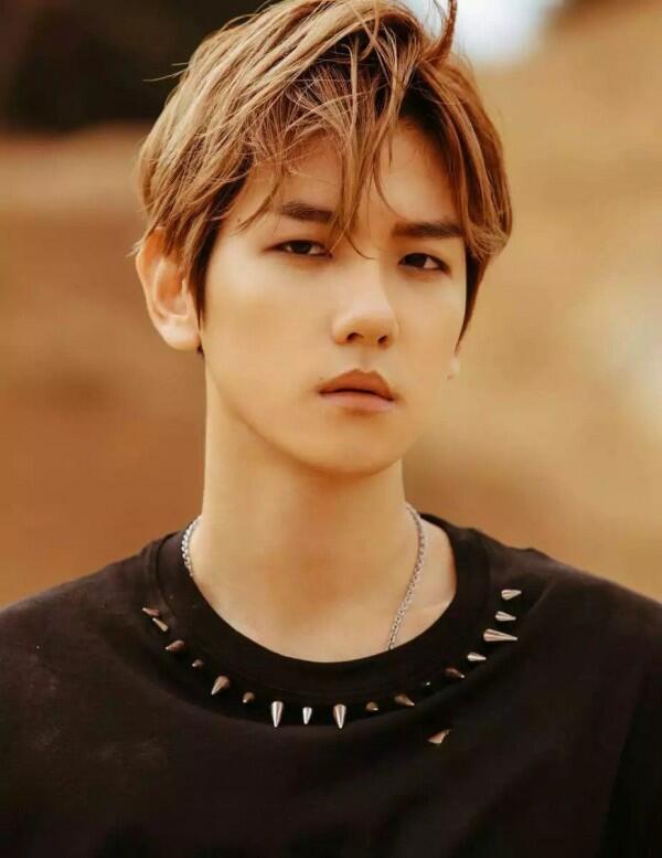 11 Pesona Tatapan Baekhyun Exo, Si "Mr. Eyeliner"