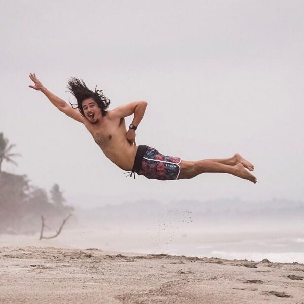 10 Potret David John Schaap Saat Menikmati Alam Indonesia, Bikin Iri!