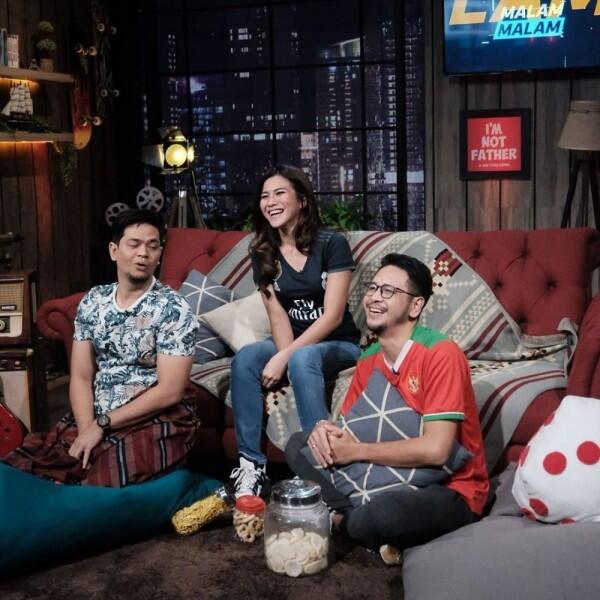 Pencinta Olahraga, 10 Pesona Dita Fakhrana Host Malam Malam Net