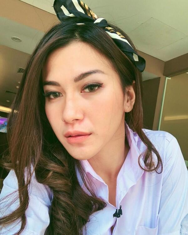 Pencinta Olahraga, 10 Pesona Dita Fakhrana Host Malam Malam Net
