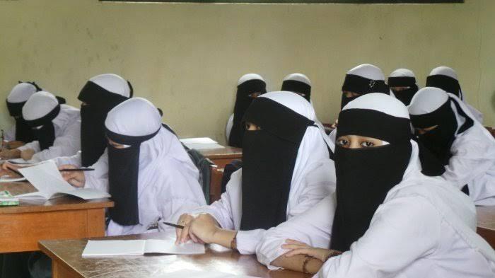 11 Contoh Mindset yang Muncul Ketika Melihat Wanita Bercadar