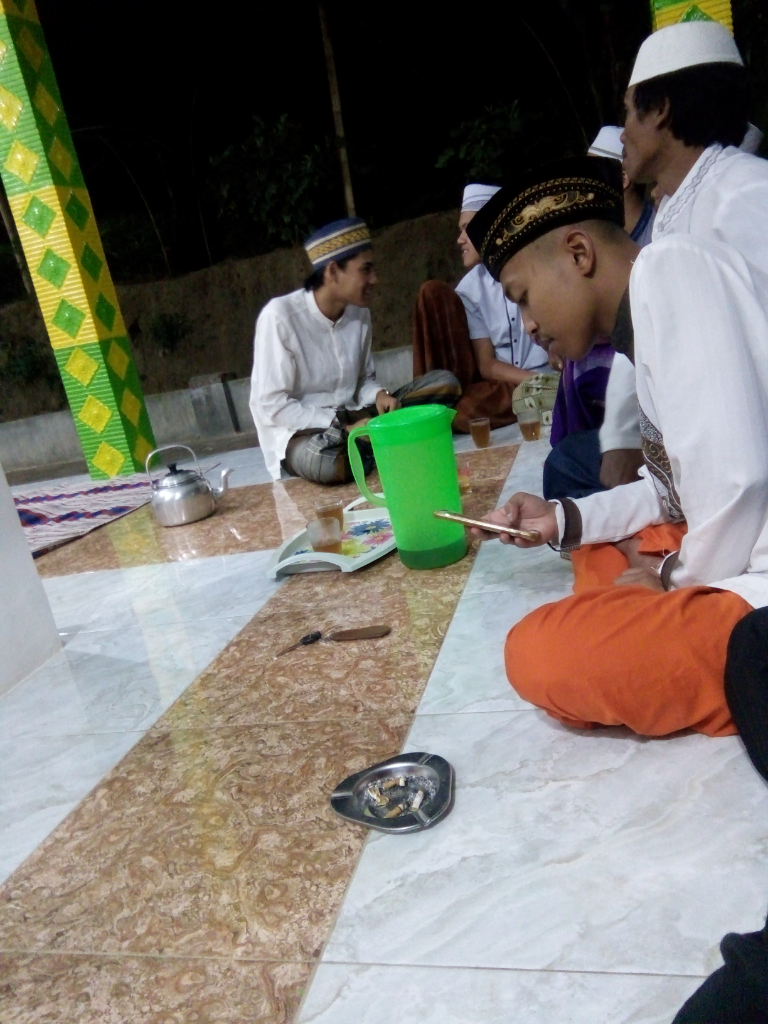 Embun Pagi Untuk Desaku Ini