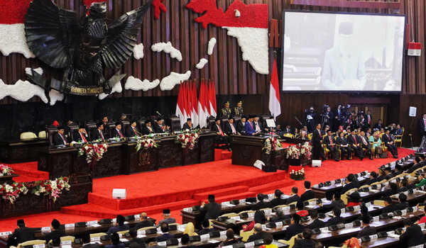 Percayakah Kondektur Bis Jadi DPR? Tawaran Menteripun Ditolak? Ini Dia Sosoknya!