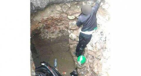 Viral Pengendara Ojol Terjerembab ke Lubang Galian, Sebabnya Pantang Ditiru