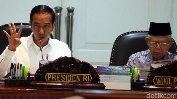 Panggil Menteri, Jokowi Mau Pengangguran 'Digaji' Tahun Depan