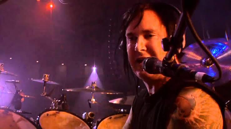Sosok inspirasi, sang drummer band heavy metal asal california!