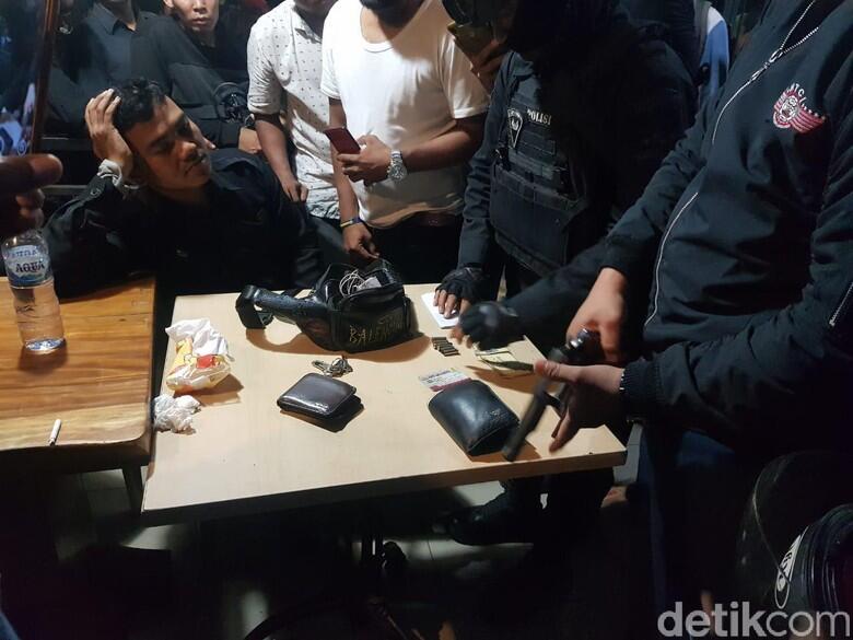 Pengemudi yang Dikejar dan Diamuk Massa di Pasar Minggu Diduga Polisi