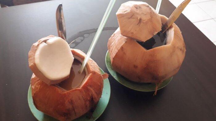 Kelapa Bakar Rempah Inspirasi Minuman Unik Khas Indonesia Dengan