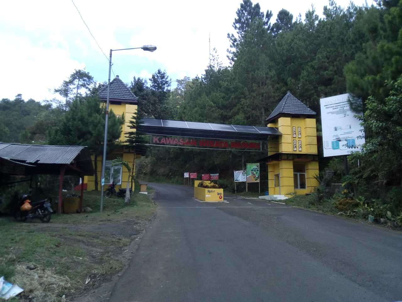 Pesona Air Terjun Irenggolo Dan Air Terjun Dholo