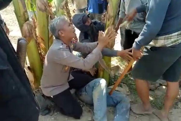 Viral Aksi Heroik Kapolsek Cempa Bersujud demi Menyelamatkan Penambang Liar