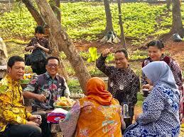 TAMAN KEMBANG KEREP!MENGAJAK WARGA JAKARTA DATANG!! BIKIN ADEM MATA CUY