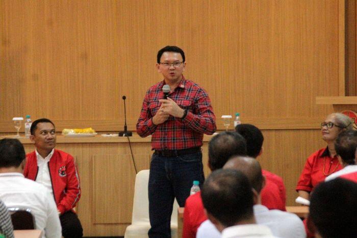 Basuki Tjahaja Purnama dalam bidikan bursa direksi BUMN