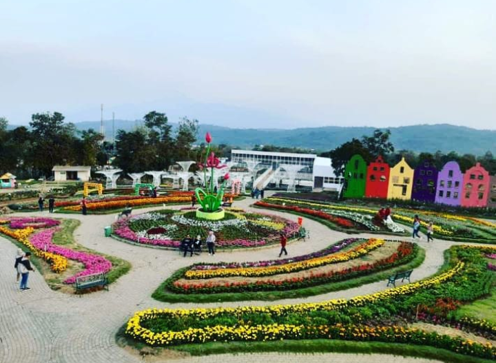 White Marine Park, Wahana Baru Yang Lagi Hits Di Celosia, Bandungan, Semarang.