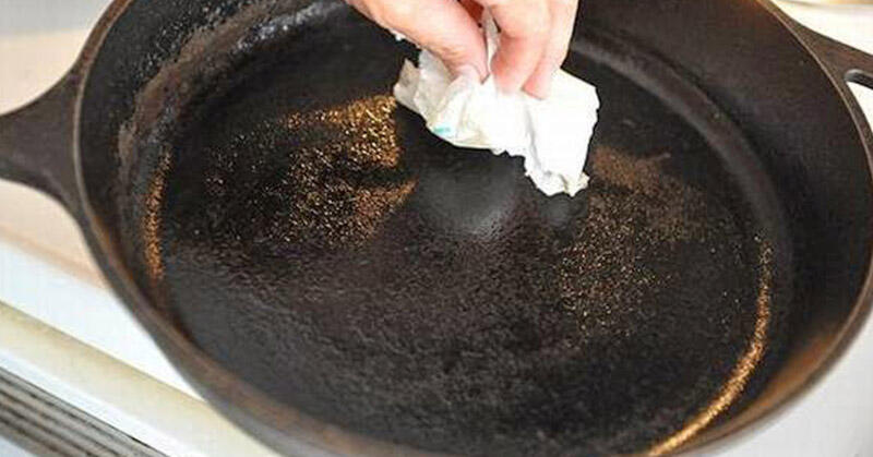 Hempaskan Gosong-gosong di Panci Dengan Bahan Berikut