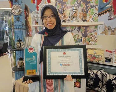 Dyah Rachmalita, Sukses Mengubah Sampah Menjadi Karya Seni Bernilai Tinggi