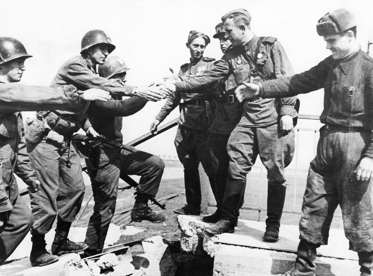 Perwira Nazi Wehrmact Yang Bantu Pasukan Amerika Melawan SS Nazi