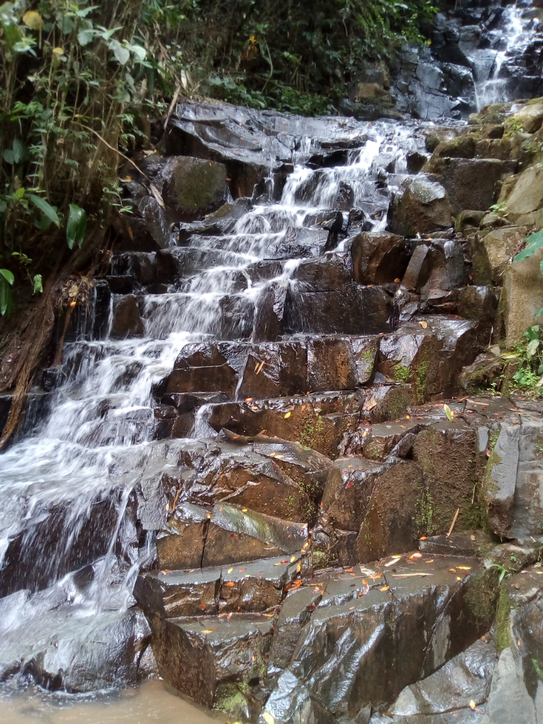 Pesona Air Terjun Irenggolo Dan Air Terjun Dholo