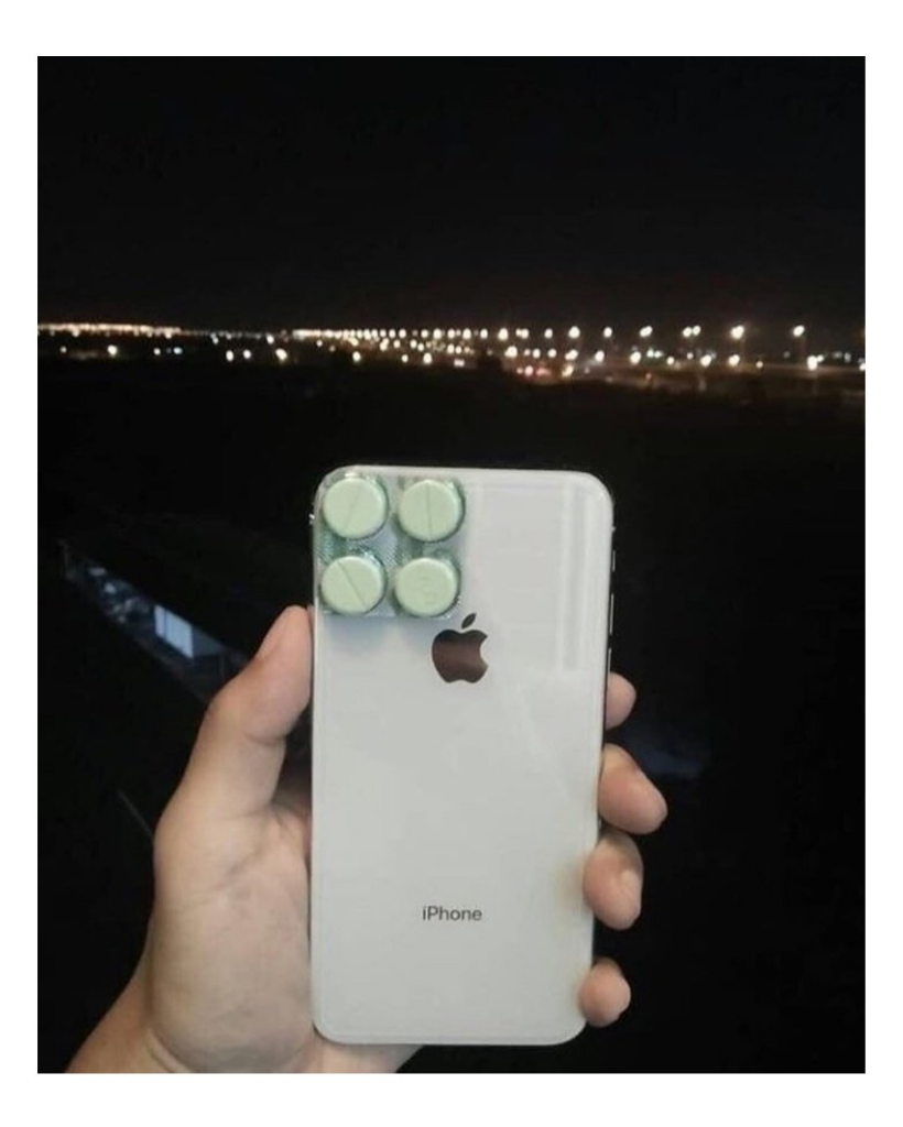 7 Penampakan iPhone 11 low budget ala warganet ini bikin ngakak