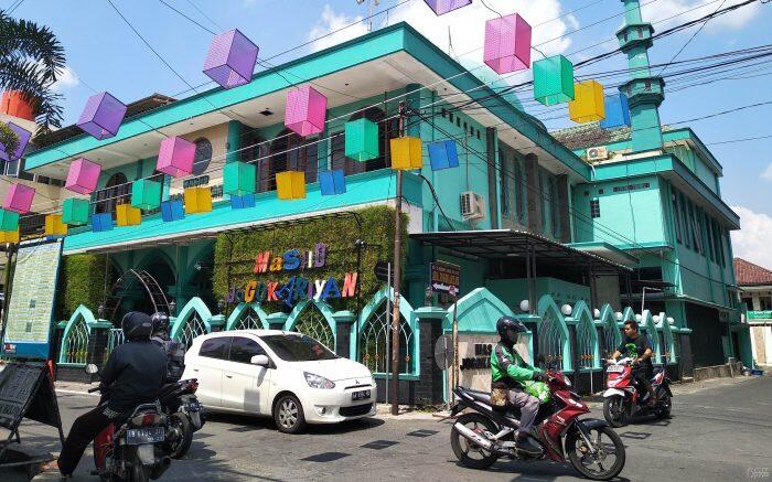Menakjubkan! Sejahteranya Masyarakat Yang Bertetangga dengan Masjid Ini!