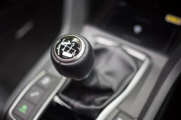 Catat, Ini 5 Cara Menjaga Agar Sistem Persneling Mobil Tetap Awet