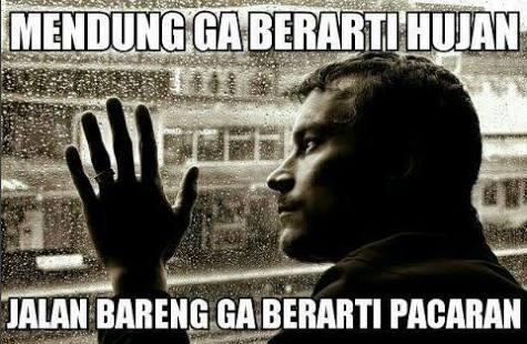 Berikut Ini 10 Meme Tentang Hujan dari yang Kocak Sampai Bucin Abis!