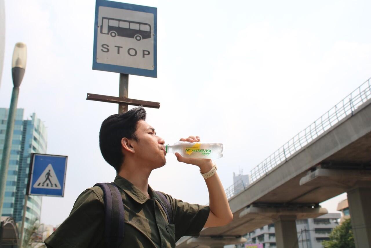 Ini Cara Ane Nyegerin Dahaga di Tengah Panasnya Jakarta, Pasti Ampuh!