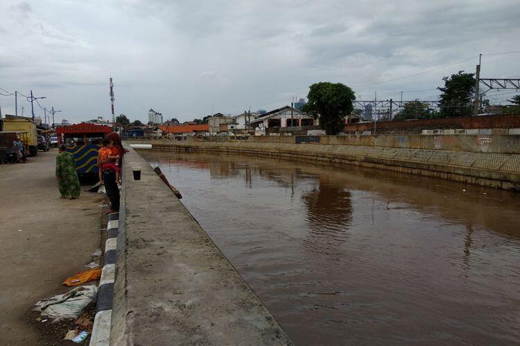 APBD Defisit, Mengapa Pembebasan Tanah untuk Normalisasi Ciliwung Dikorbankan?