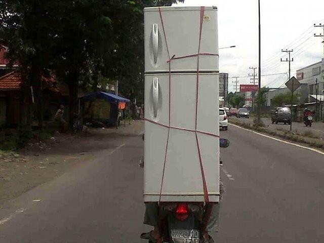 Seberapa Mampunya Lu Bawa Barang Gak Lazim Dengan Motor?